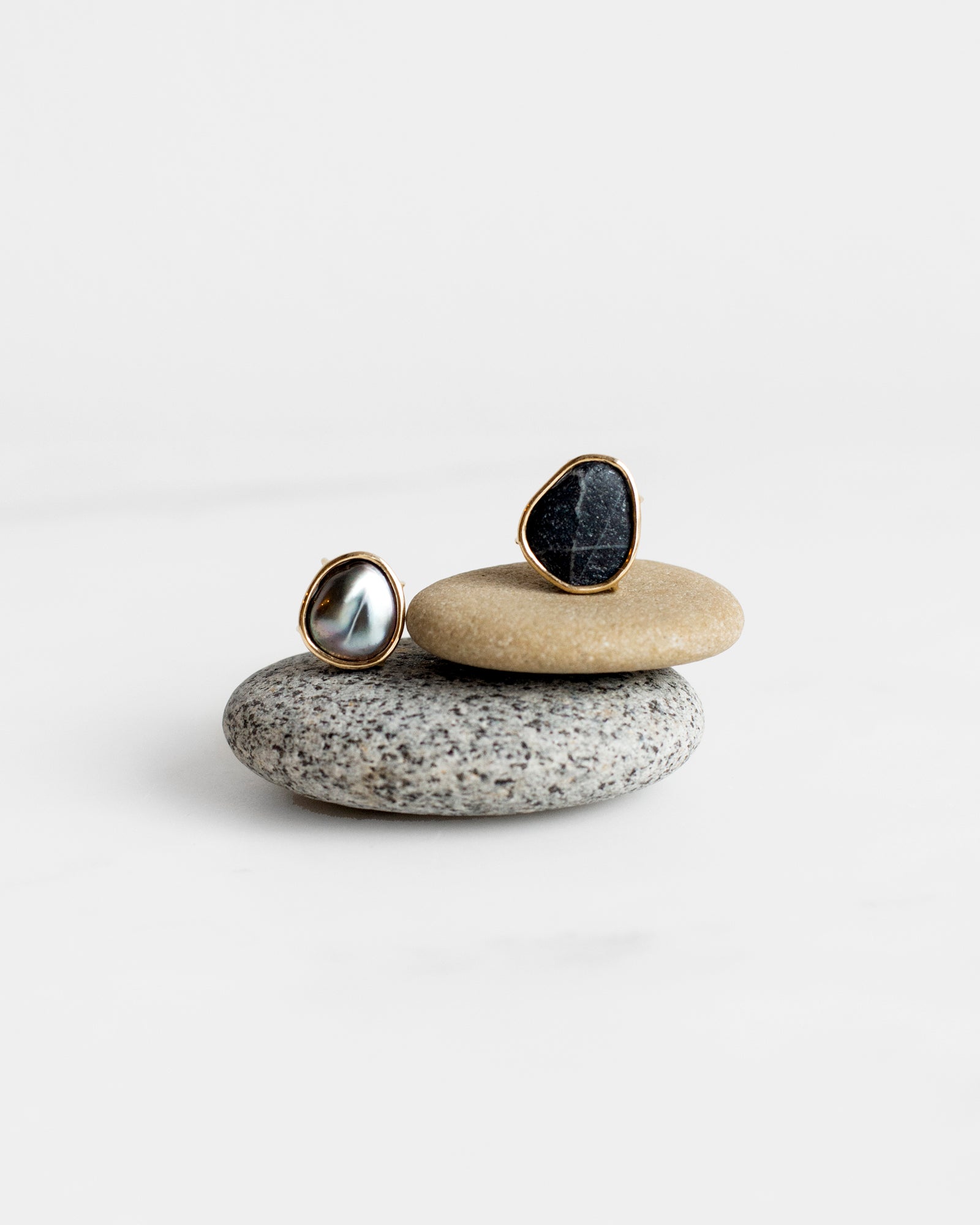 14k Keshi Pearl and Lucky Stone Floating Cufflinks