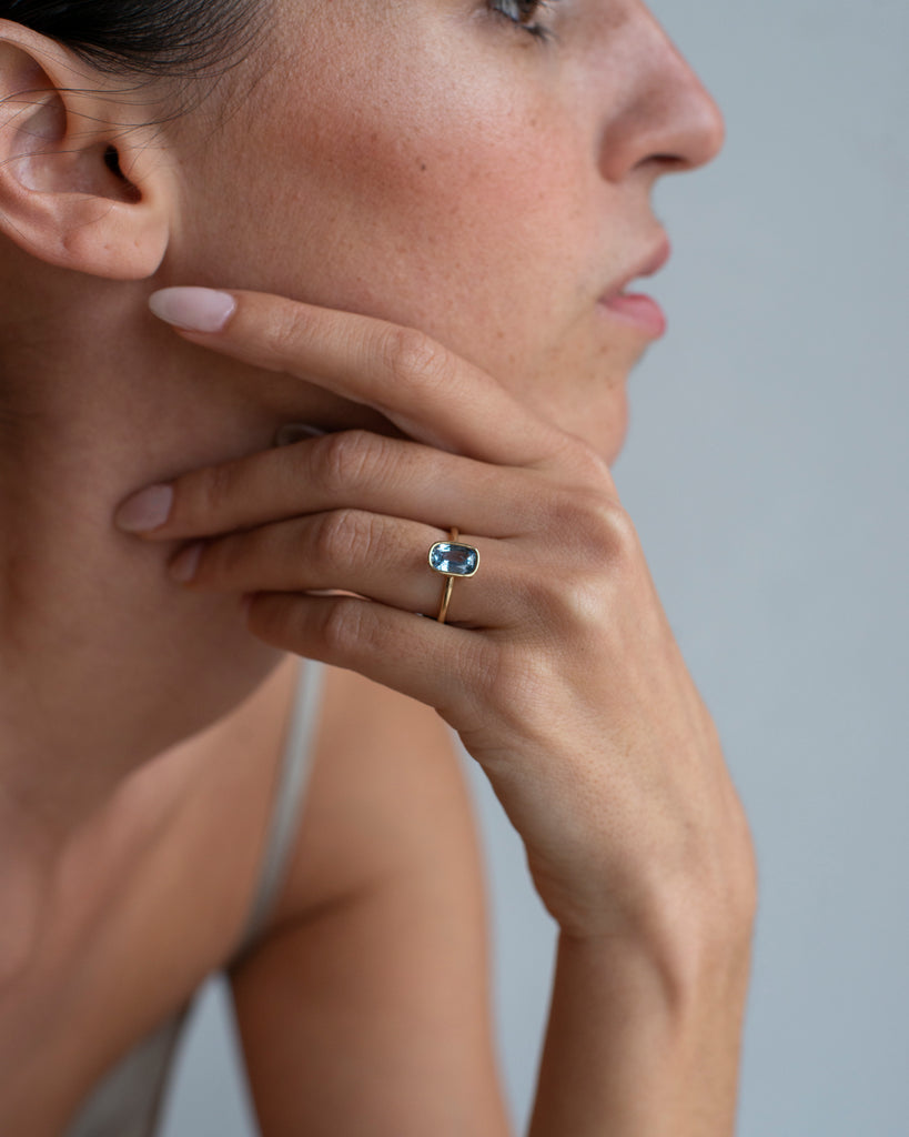 Sapphire Floating Ring