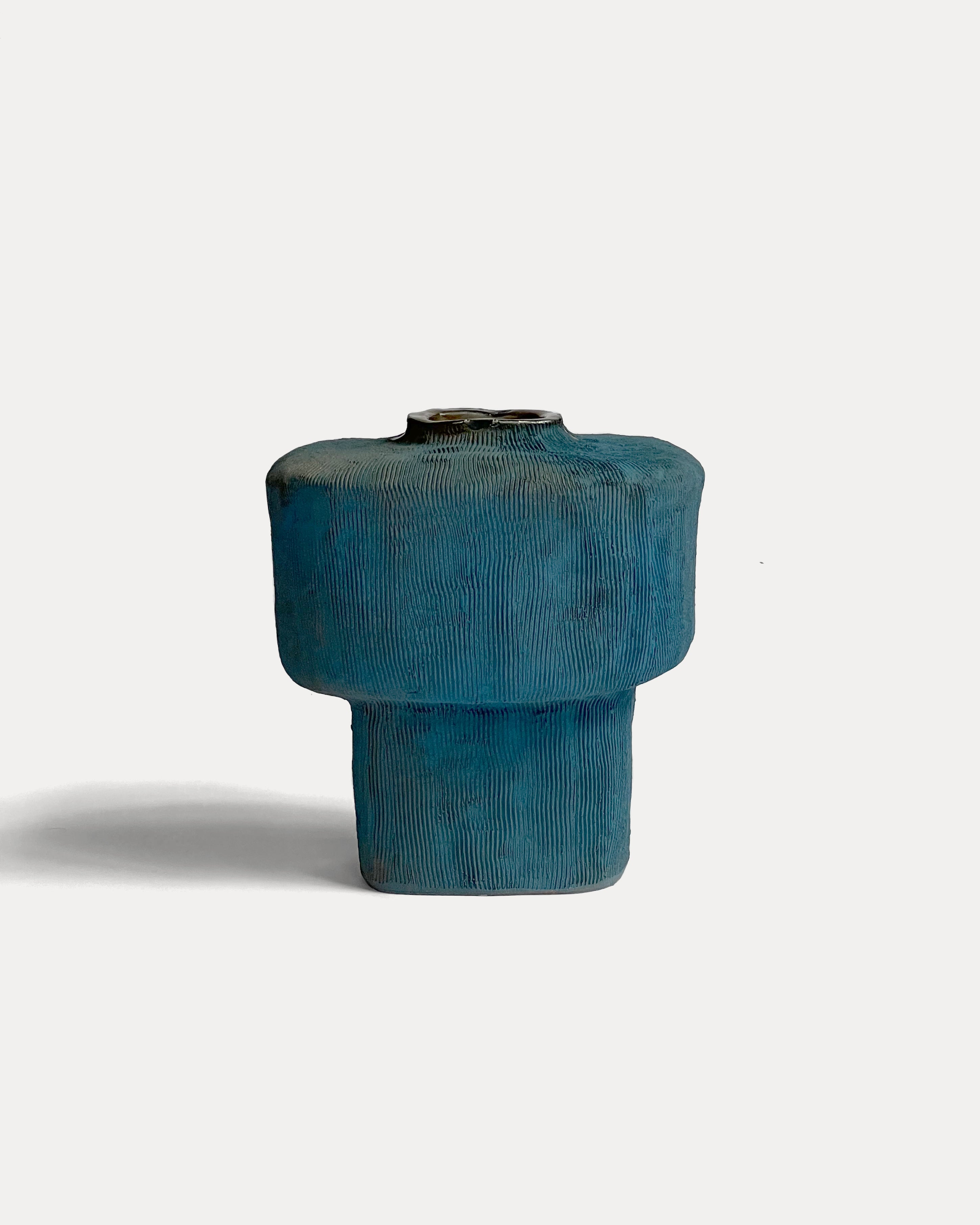 Emberken - Puffed Chest Vase