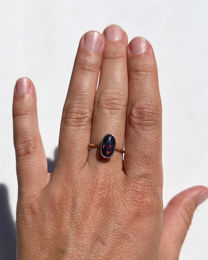 9.5.22 14k Black Opal Floating Ring